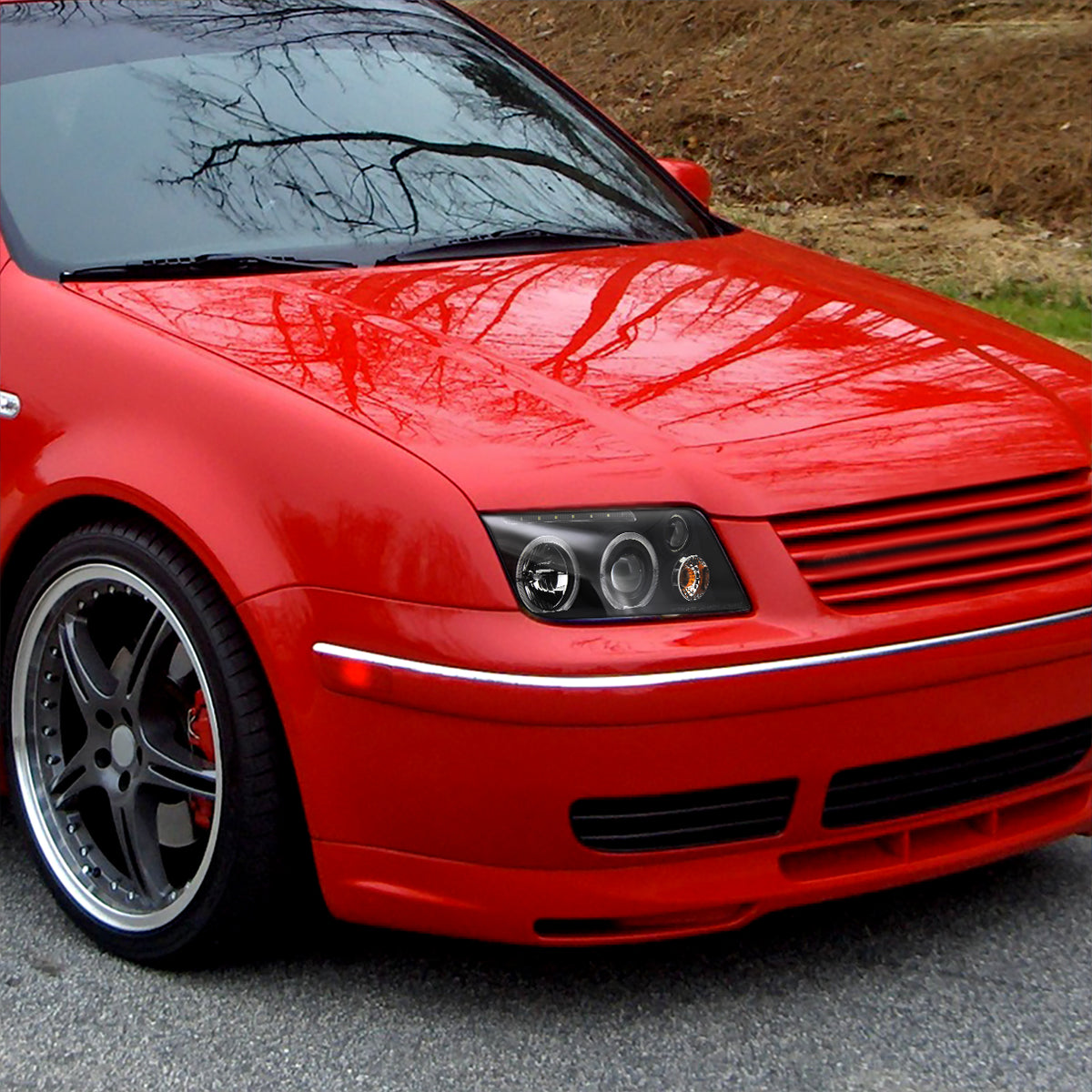 1999-2005 Volkswagen Jetta/Bora Mk4 Dual Halo Projector Headlights w/ LED Light Strip (Matte Black Housing/Clear Lens)