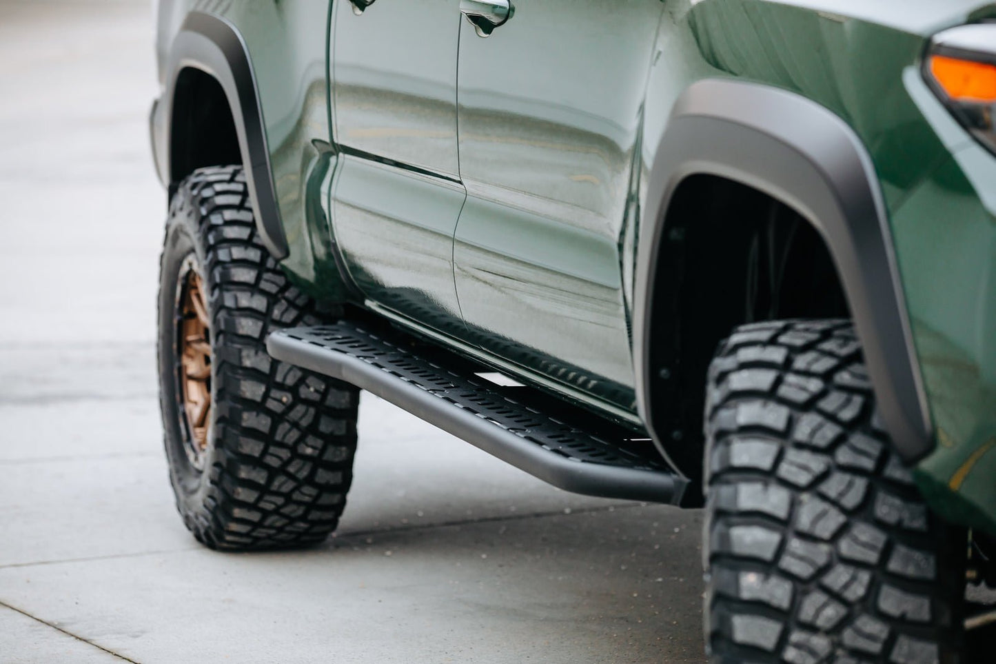 Greenlane Offroad 3RD GEN TACOMA ALUMINUM SLIDERS WITH REAR KICK OUT