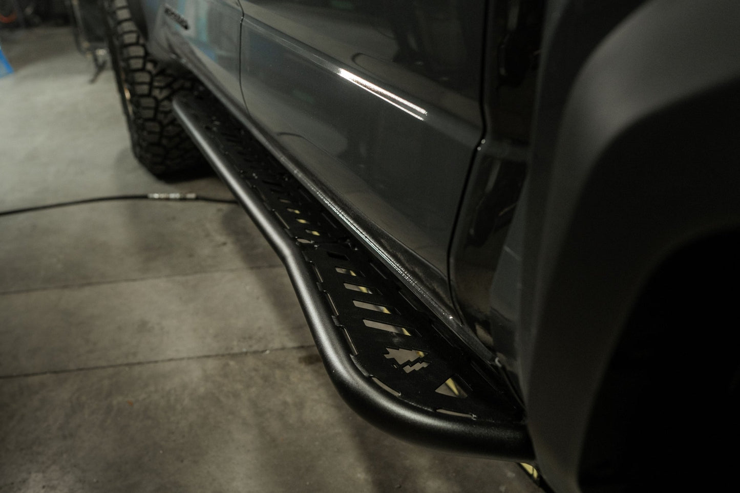 Greenlane Offroad 4TH GEN TACOMA ALUMINUM SLIDERS WITH REAR KICK OUT