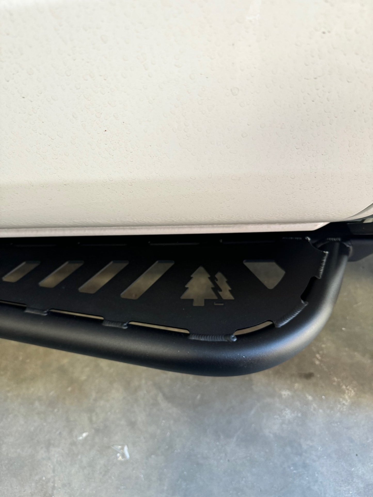 Greenlane Offroad 4TH GEN TACOMA ALUMINUM SLIDERS WITH REAR KICK OUT