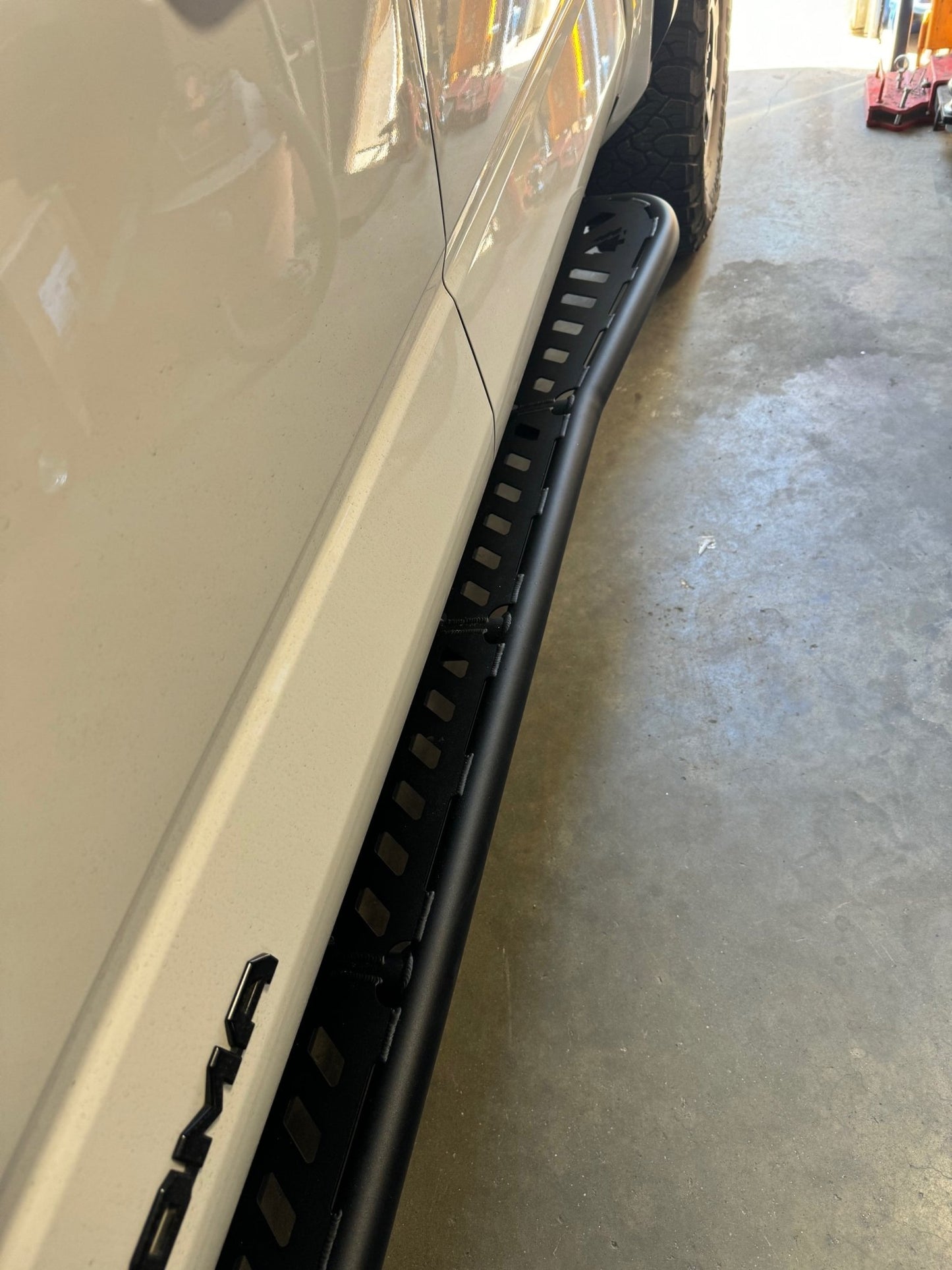 Greenlane Offroad 4TH GEN TACOMA ALUMINUM SLIDERS WITH REAR KICK OUT