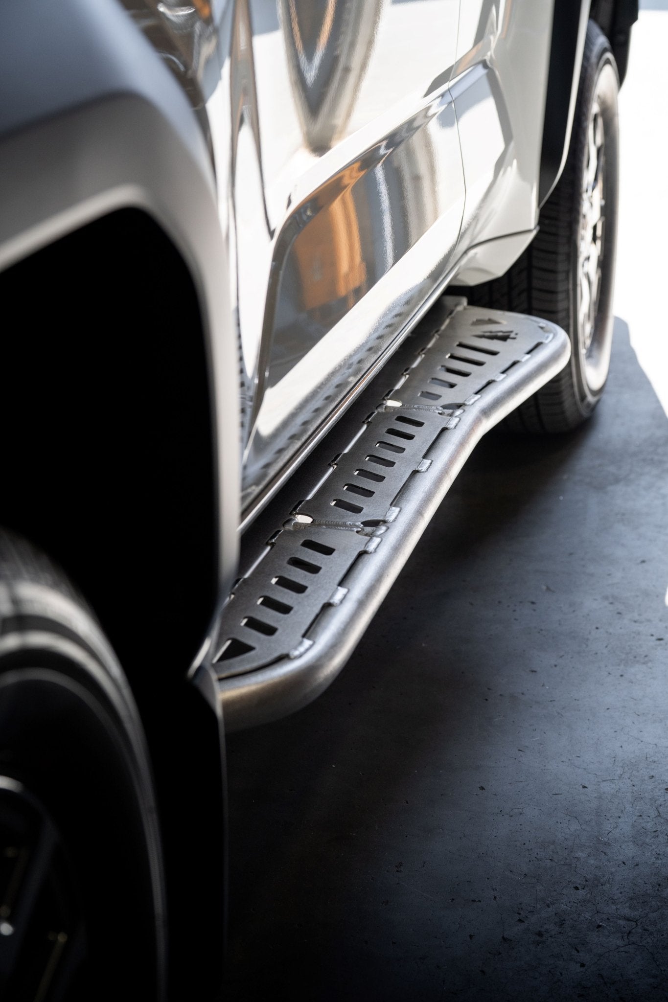 Greenlane Offroad 6TH GEN ALUMINUM SLIDERS WITH REAR KICK OUT