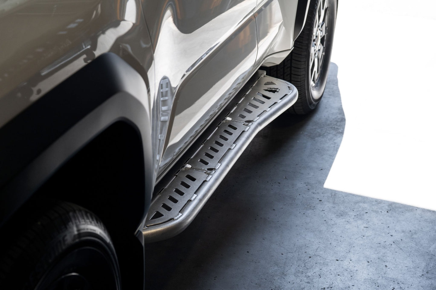 Greenlane Offroad 6TH GEN ALUMINUM SLIDERS WITH REAR KICK OUT