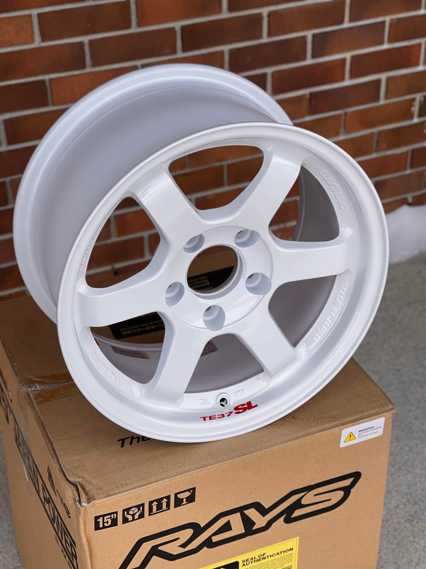 VOLK RACING TE37SL 15x8.0 +32 5x114.3 DASH WHITE