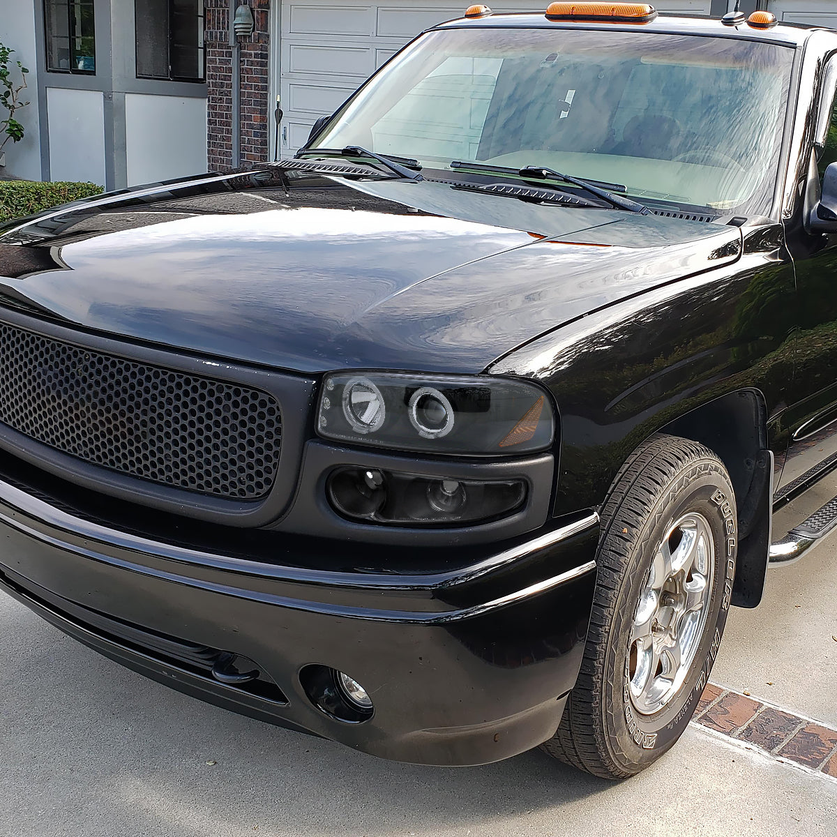 1999-2006 GMC Sierra/Yukon/Yukon XL Dual Halo Projector Headlights (Matte Black Housing/Clear Lens)