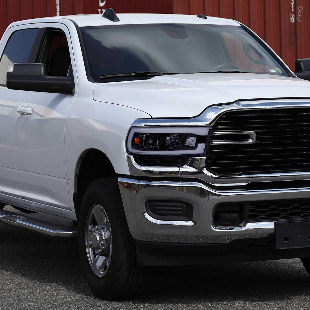 2019-2024 Dodge RAM 2500/3500/4500/5500 LED Tube Projector Headlights (Glossy Black Housing/Smoked Lens)