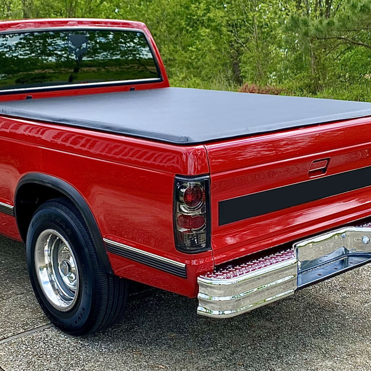 1982-1994 Chevrolet S10/Blazer GMC S15/Sonoma Tail Lights (Chrome Housing/Smoked Lens)