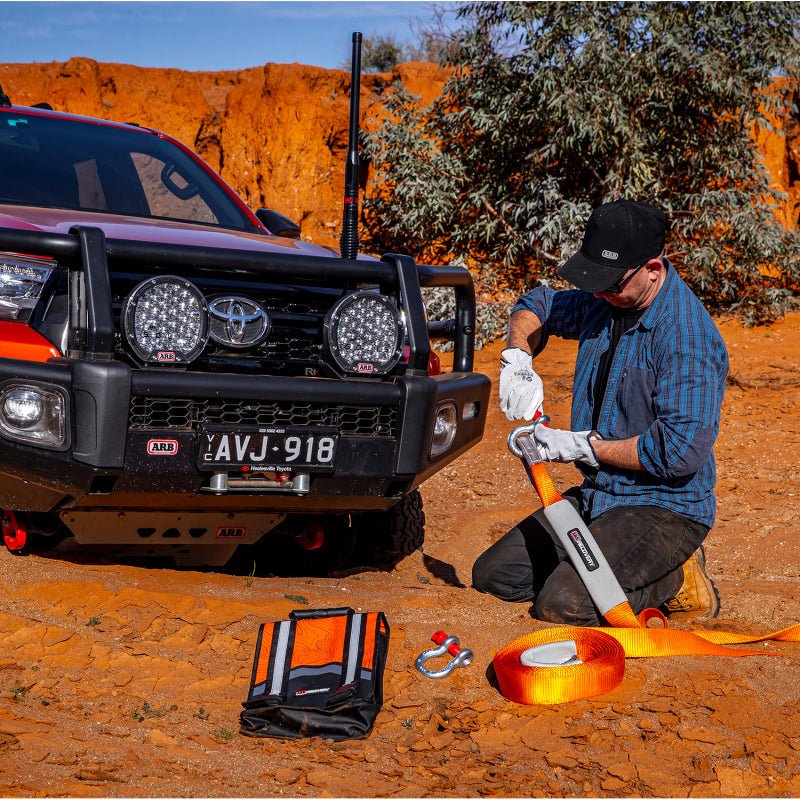 ARB Weekender Recovery Kit Incl 17600lb Recovery Strap/4.75T Shackles Tow Straps