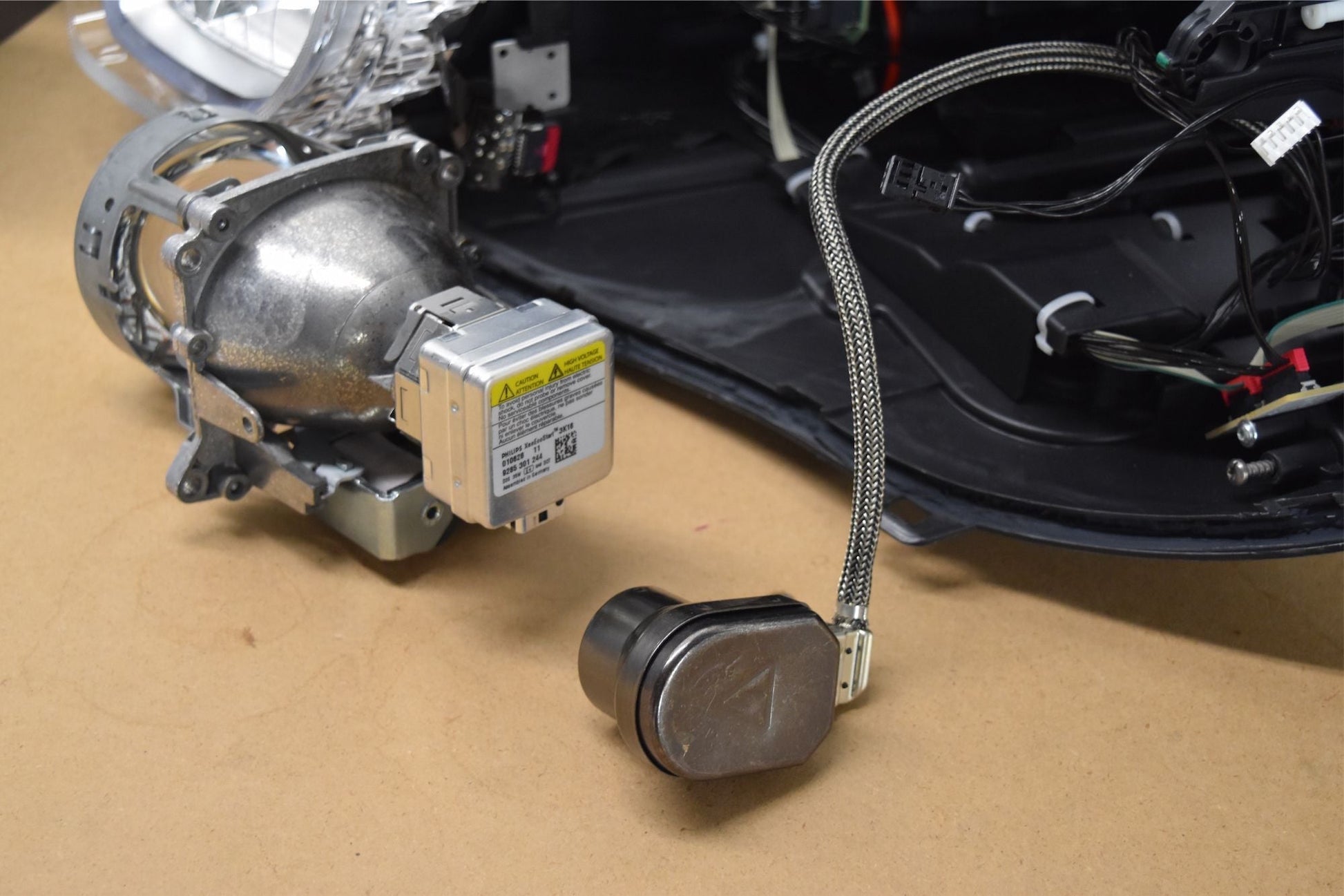 Igniter Adapter: D1S to D2S - Ballasts (Aftermarket) - Morimoto
