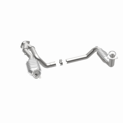 MagnaFlow Conv DF 02-06 Cadillac Escalade / 02-06 Chevy Avalanche 5.3L Dual Conv Y-Pipe Assembly 2WD-Catalytic Converter Direct Fit-Magnaflow