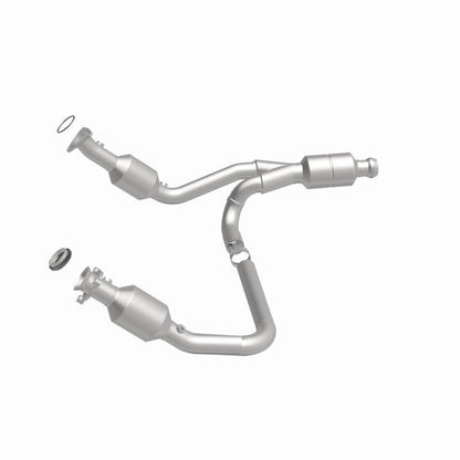 MagnaFlow Conv Direct Fit 14-16 GMC Sierra 1500 V6 4.3L-Catalytic Converter Direct Fit-Magnaflow