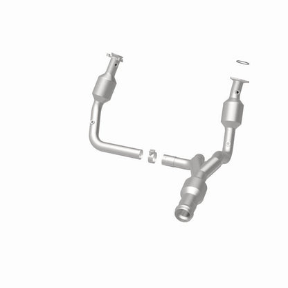 MagnaFlow Direct Fit Catalytic Converter 2015 GMC Yukon XL V8 6.2L-Catalytic Converter Direct Fit-Magnaflow