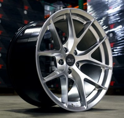 ESR Wheels RF2 Hyper Silver 19x10.5 +22 5x120mm 72.6mm