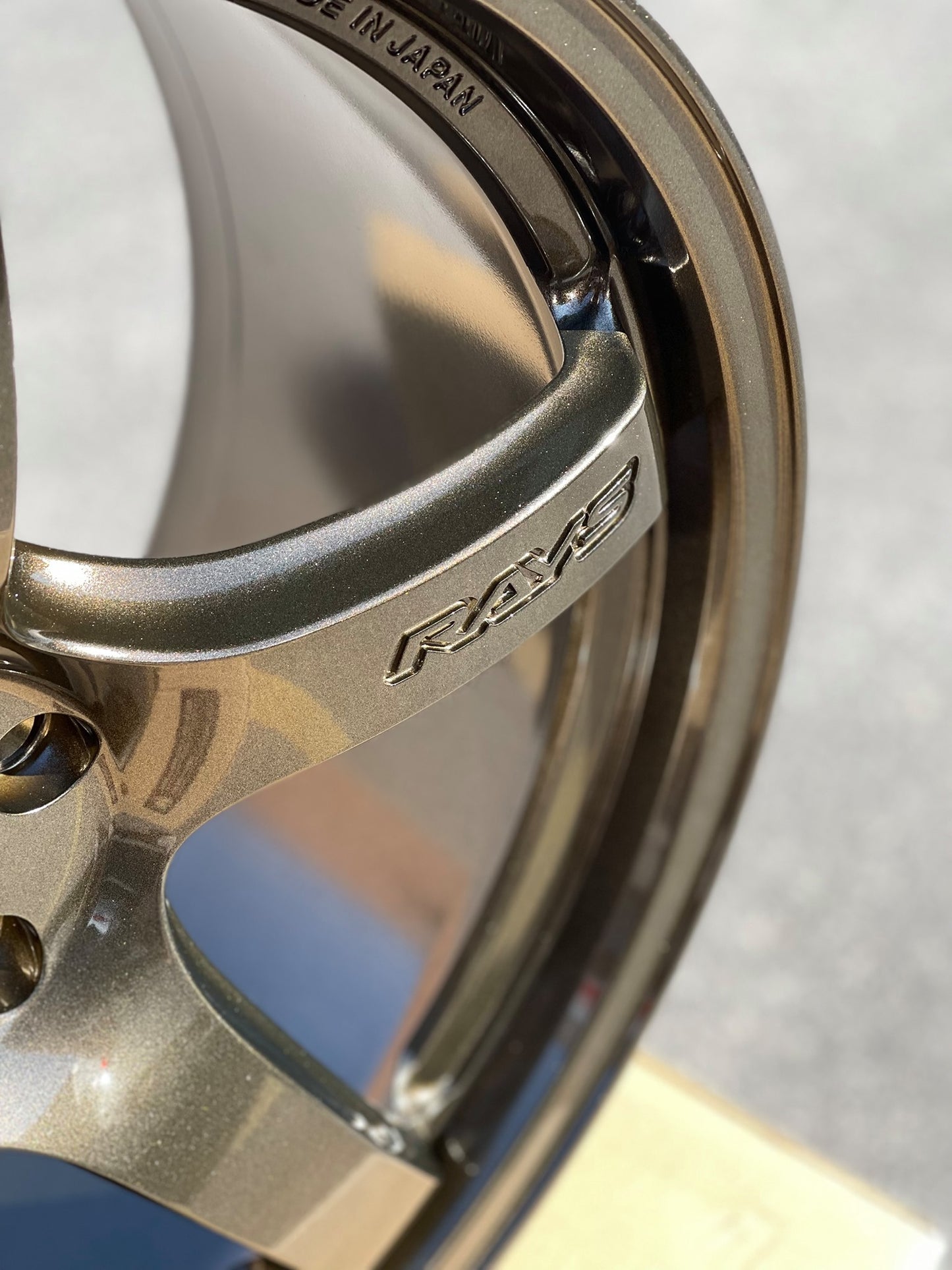 RAYS GRAMLIGHTS 57CR 19X9.5+45 5x100 ALMITE GOLD