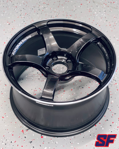 ADVAN TC4 18x9.5 +35 5x114.3 Racing Black Gunmetallic w. Ring
